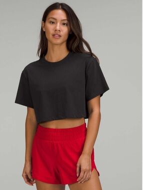 NEW LULULEMON ALL YOURS CROPPED T-SHIRT🖤